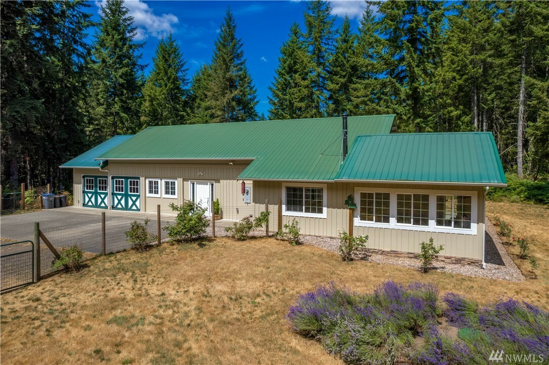 Property Photo:  11233 Bowe Lane SE  WA 98367 