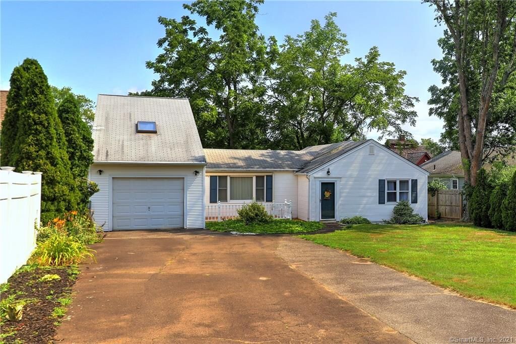 Property Photo:  169 Chapel Street  CT 06460 