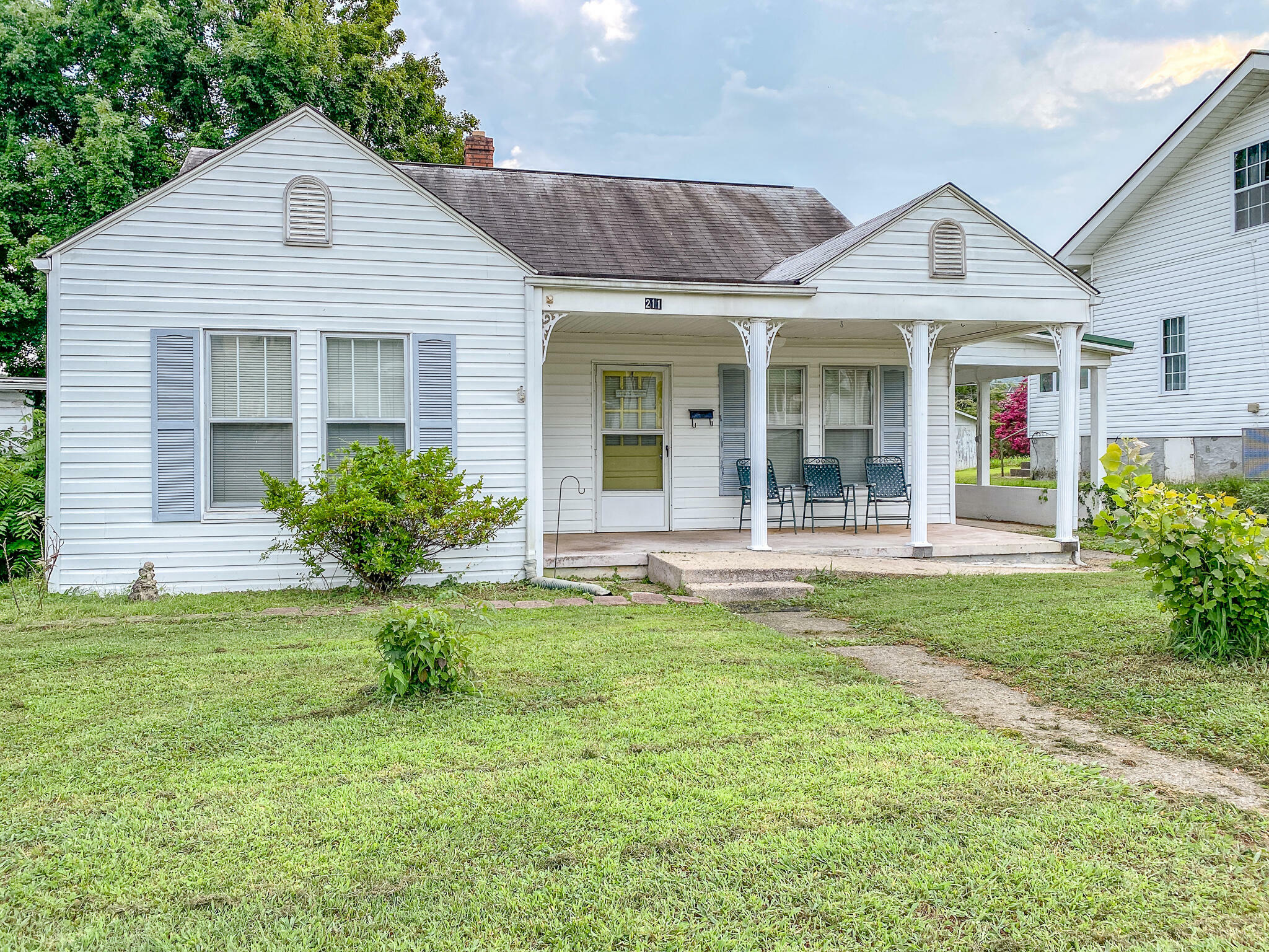 Property Photo:  211 Walden Ave  TN 37748 