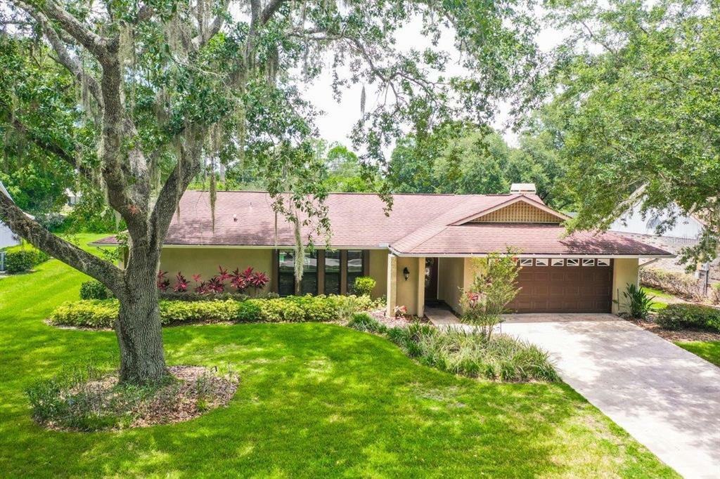 Property Photo:  16006 Amberly Drive  FL 33647 