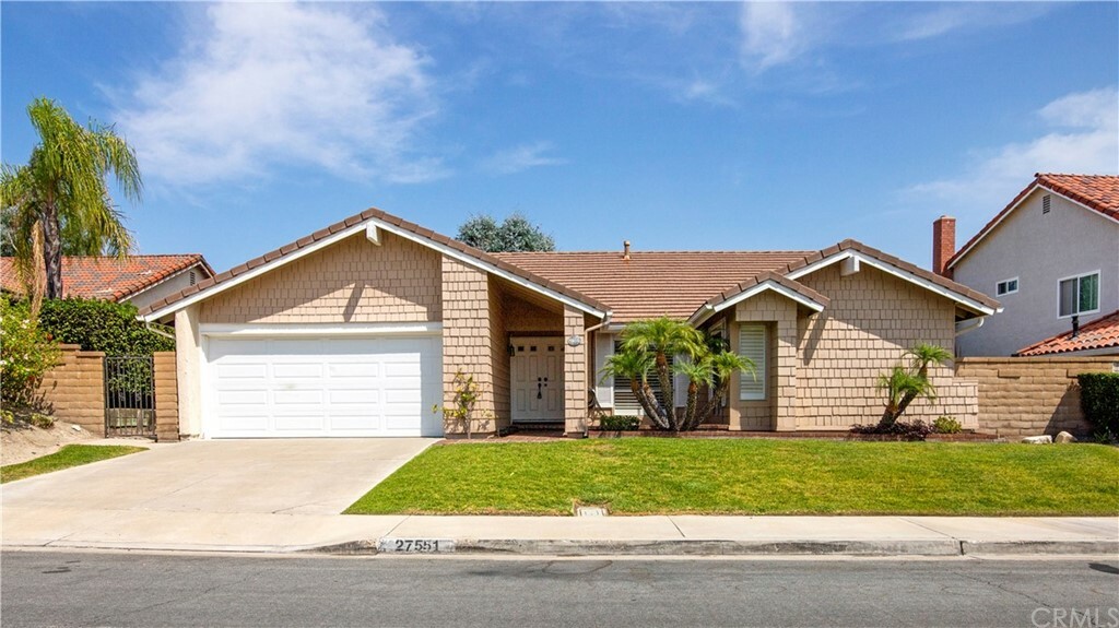 Property Photo:  27551 Soncillo  CA 92691 