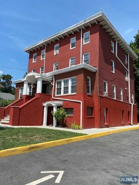Property Photo:  23 Pompton Road 3W  NJ 07508 