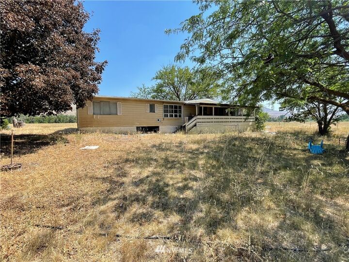 Property Photo: 23194 A Hwy 20 WA 98840