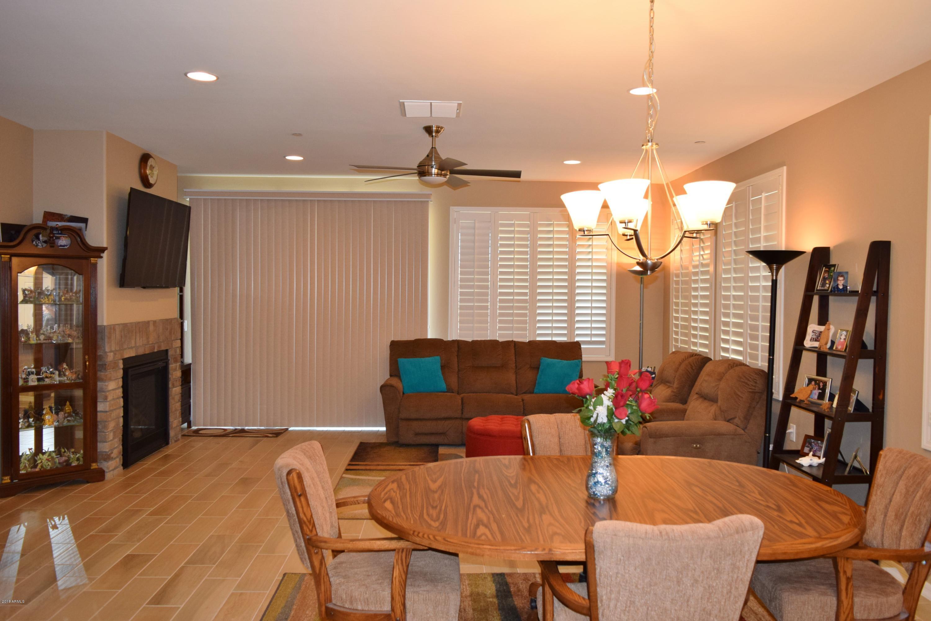 Property Photo: 10910 W Oak Ridge Drive AZ 85351
