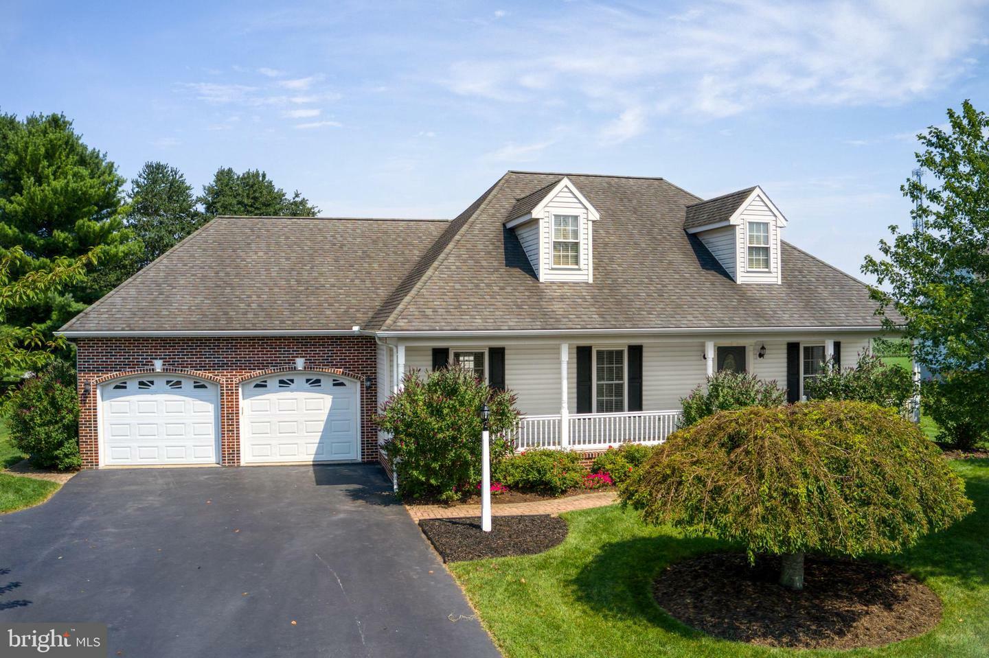 Property Photo:  21 Buckingham Lane  PA 17529 