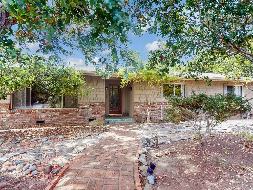 Property Photo:  5221 Hillcrest Drive  CA 93428 