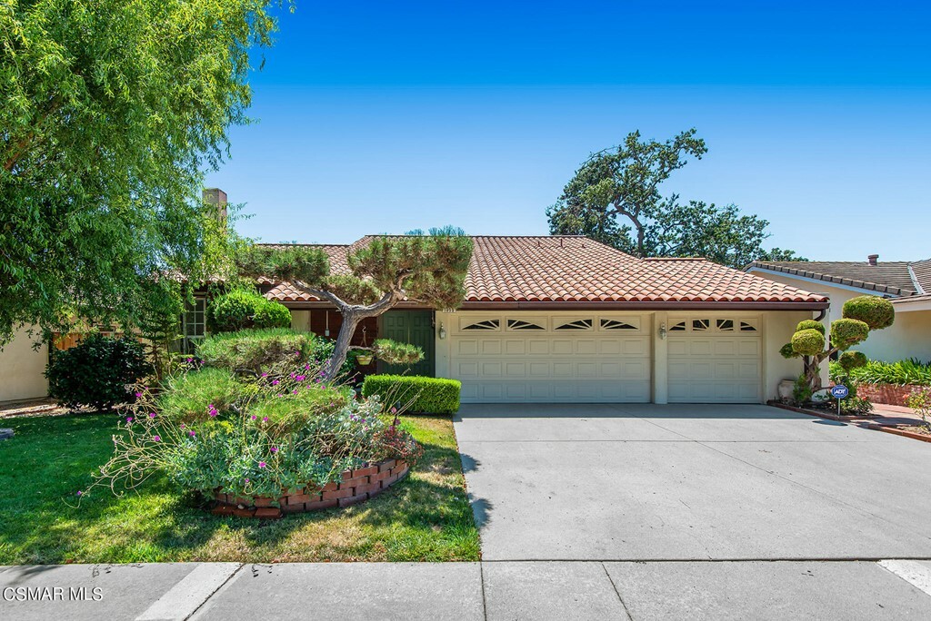 Property Photo:  1055 Evenstar Avenue  CA 91361 