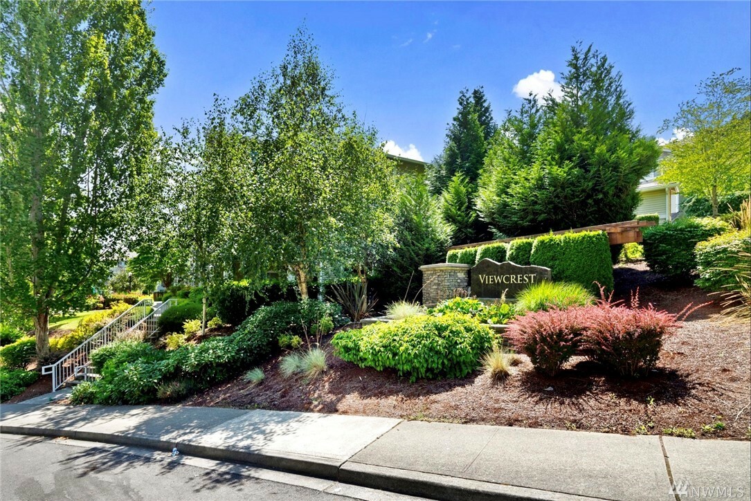Property Photo: 4055 S 212th Ct A WA 98198