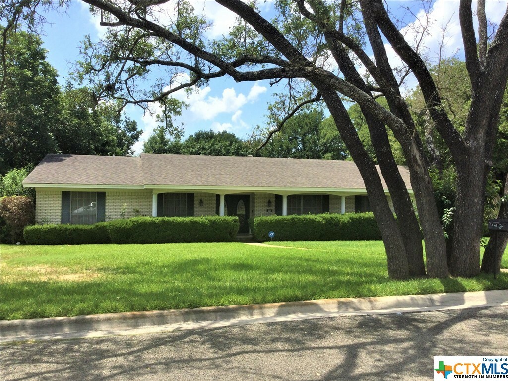 Property Photo:  221 E 21st Avenue  TX 76513 