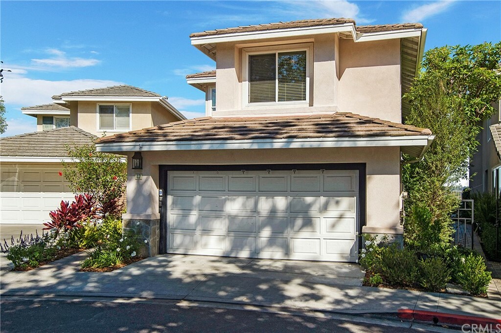 Property Photo: 47 Cottage Lane CA 92656