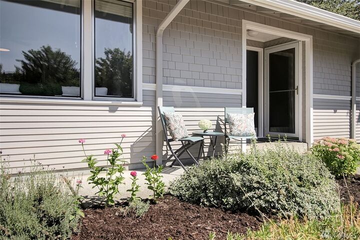 Property Photo: 160 Rainier Blvd S WA 98027