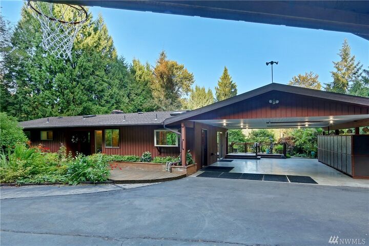 Property Photo: 18415 W Spring Lake Dr SE WA 98058