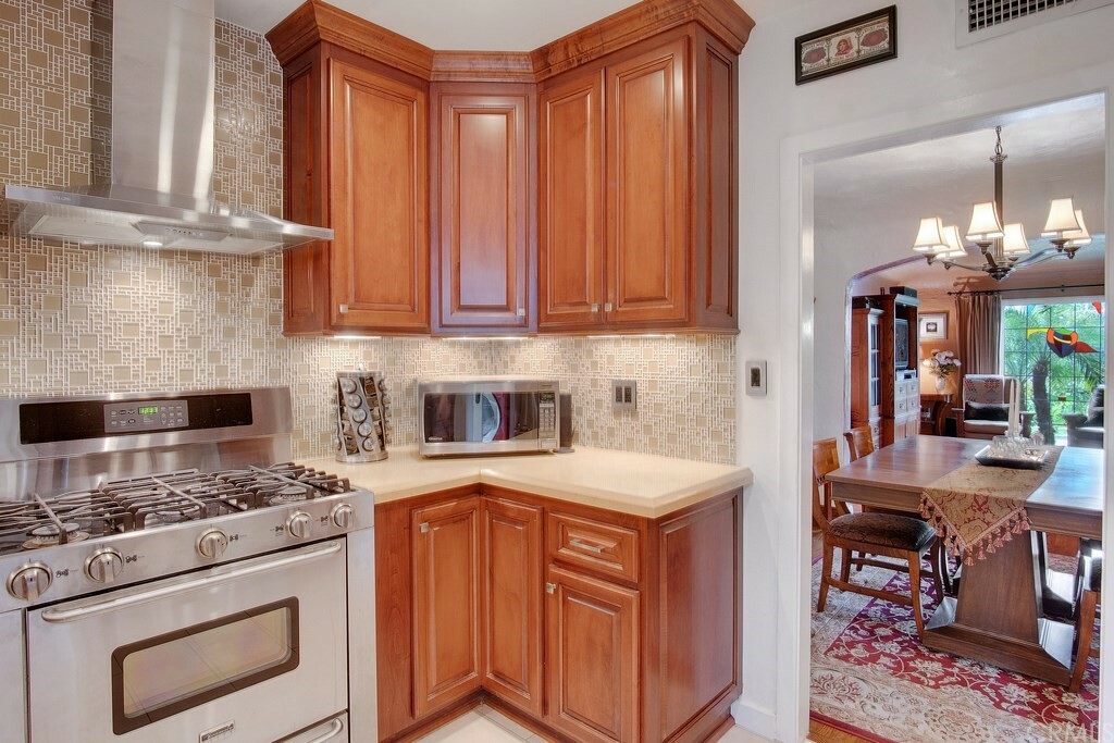Property Photo: 1366 Masselin Avenue CA 90019