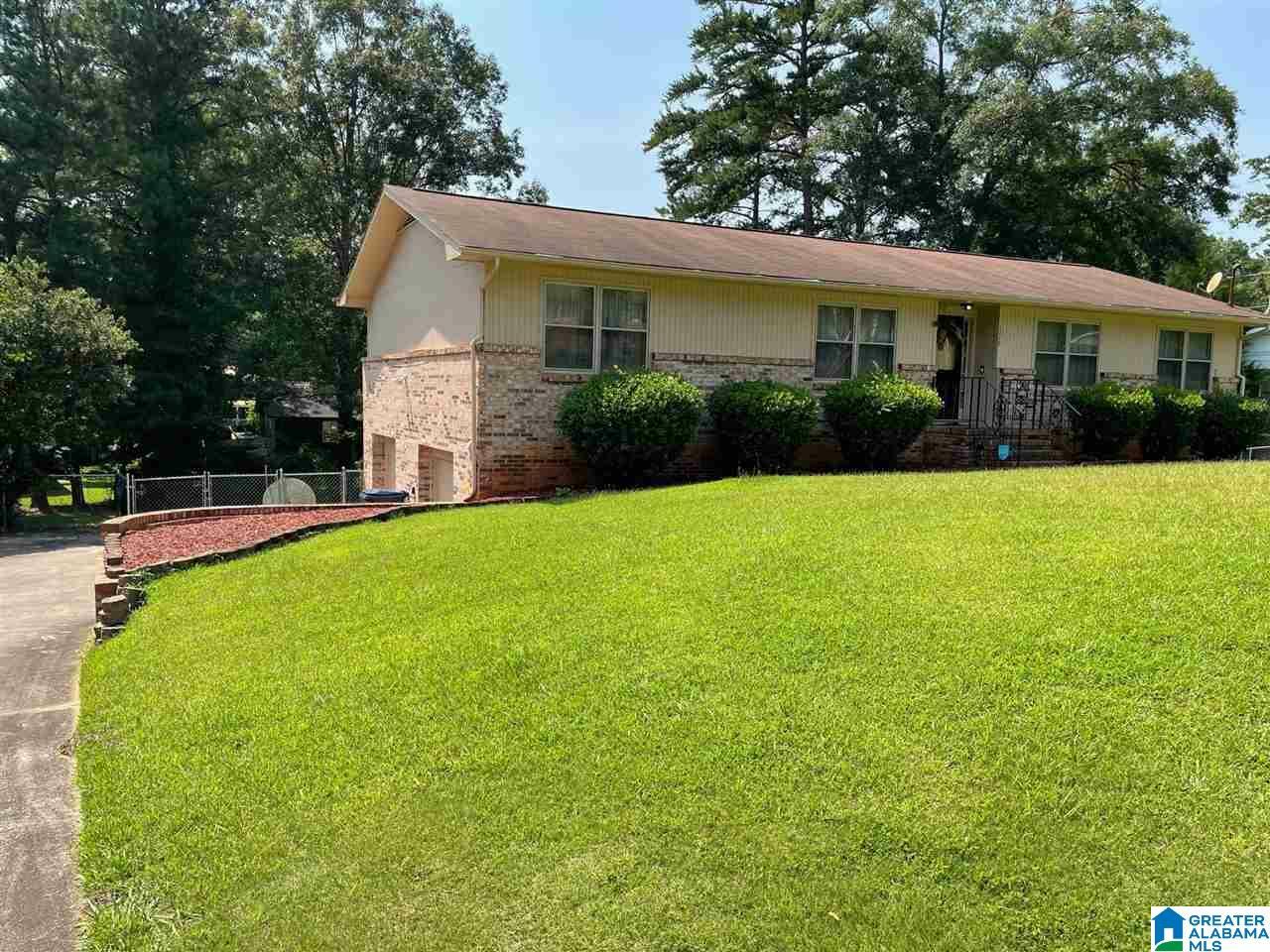 1310 Canterbury Court  Anniston AL 36207 photo