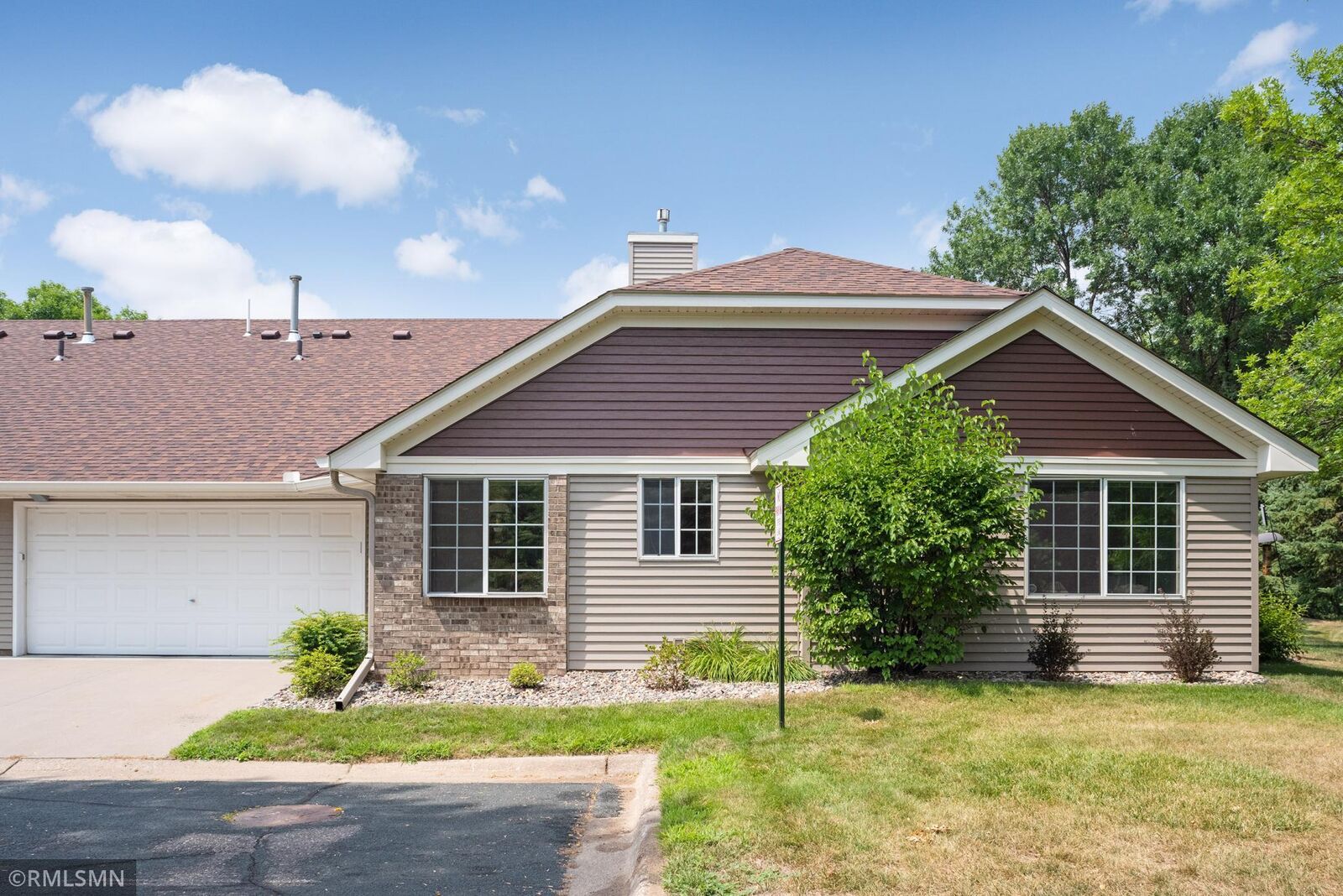 Property Photo:  509 Lovell Avenue  MN 55113 