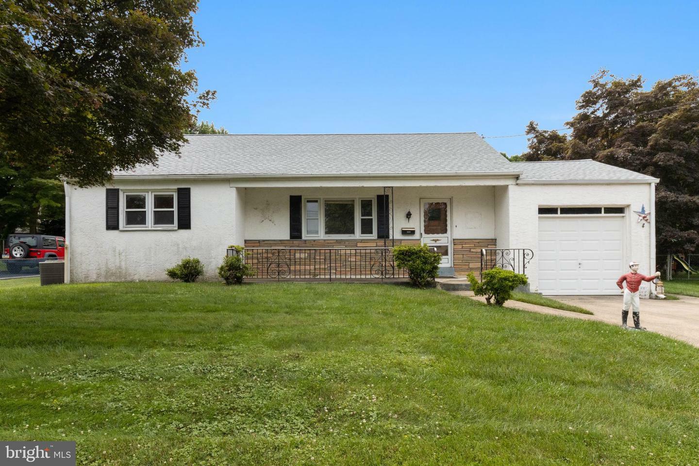 Property Photo:  4616 Magnolia Avenue  PA 19053 