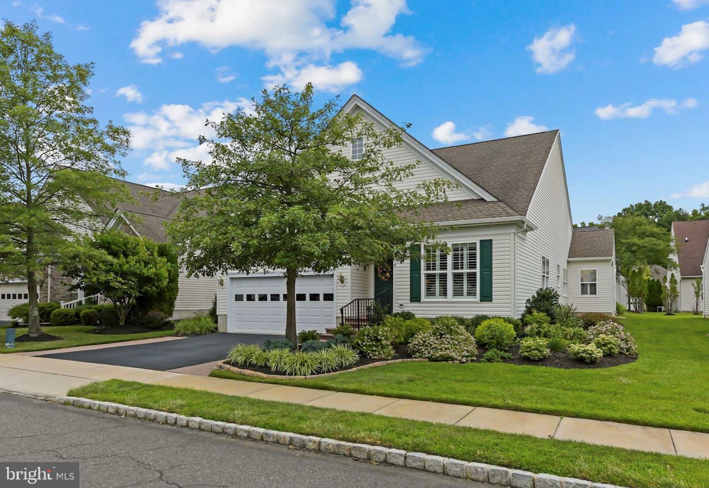 Property Photo:  67 Huxley Circle  NJ 08053 