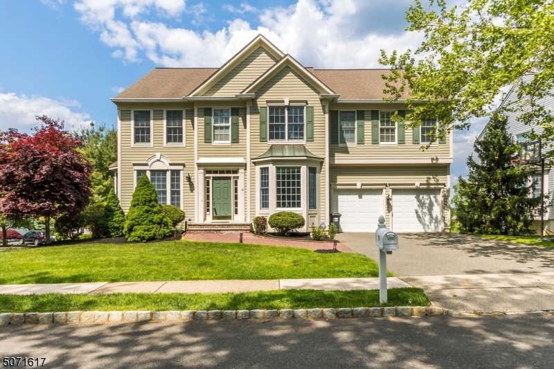 Property Photo:  19 Queenberry Way  NJ 07920 