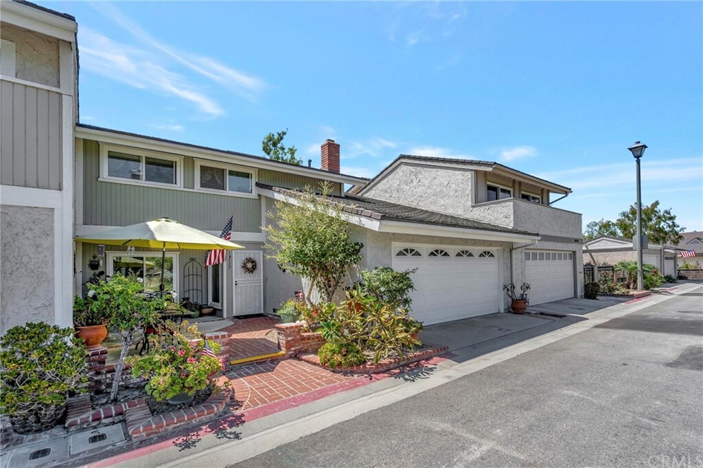 Property Photo: 14115 Cavendish Street CA 92683