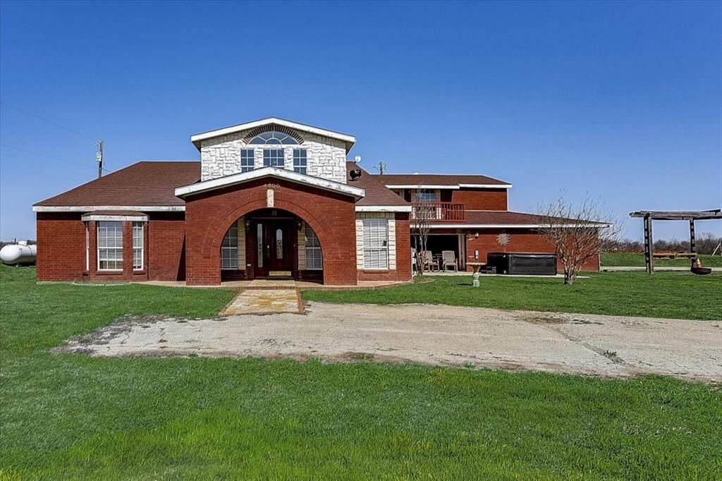 Property Photo:  4400 Saint Leger Drive  TX 76033 