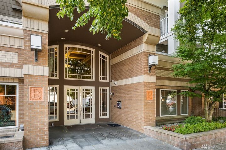 Property Photo:  1545 NW 57th St 321  WA 98107 