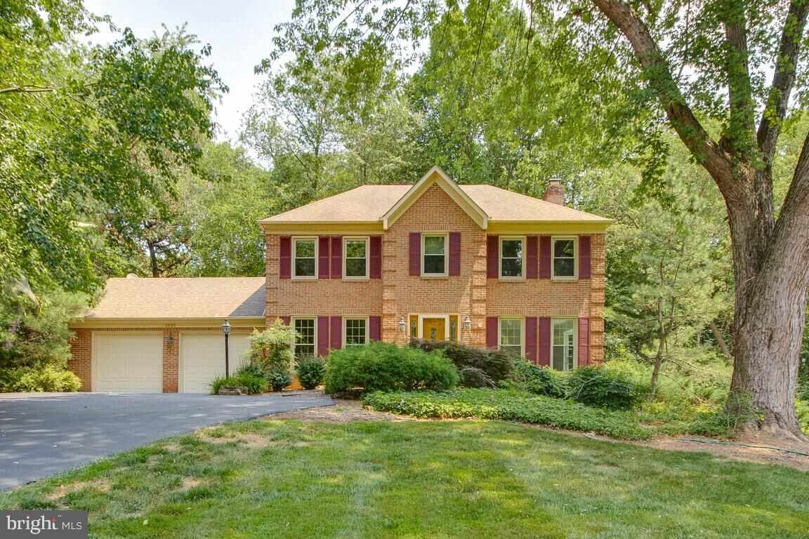 Property Photo: 2825 Center Ridge Drive VA 22124