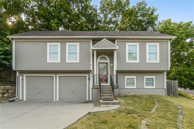 Property Photo:  614 NE 36th Street  MO 64116 