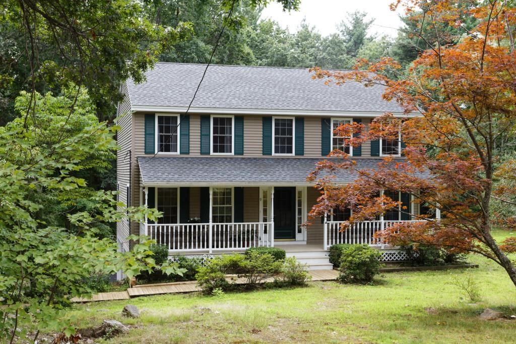 Property Photo:  9 Spring Street  NH 03076-2826 