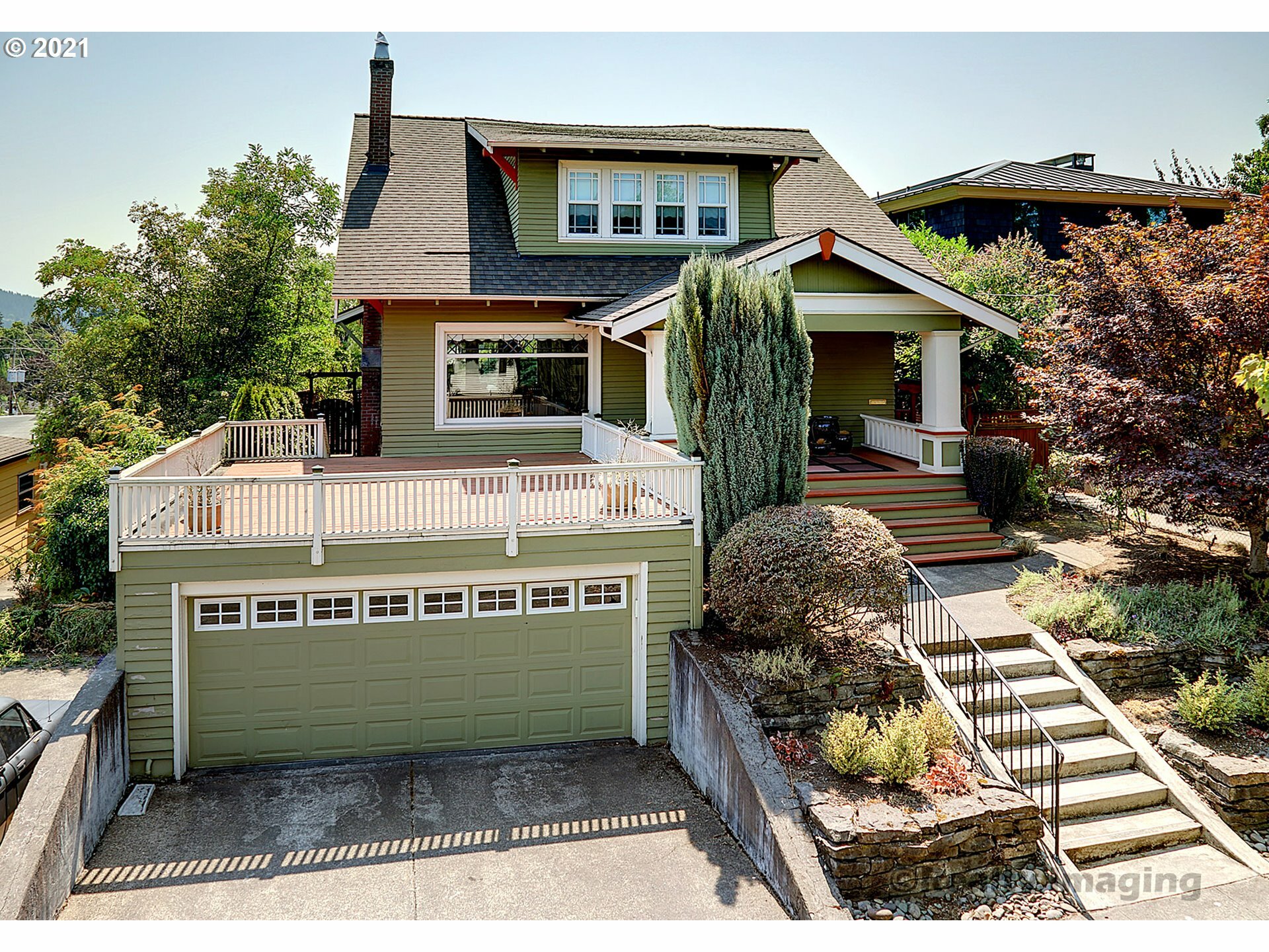 Property Photo: 5234 NE Wistaria Dr OR 97213