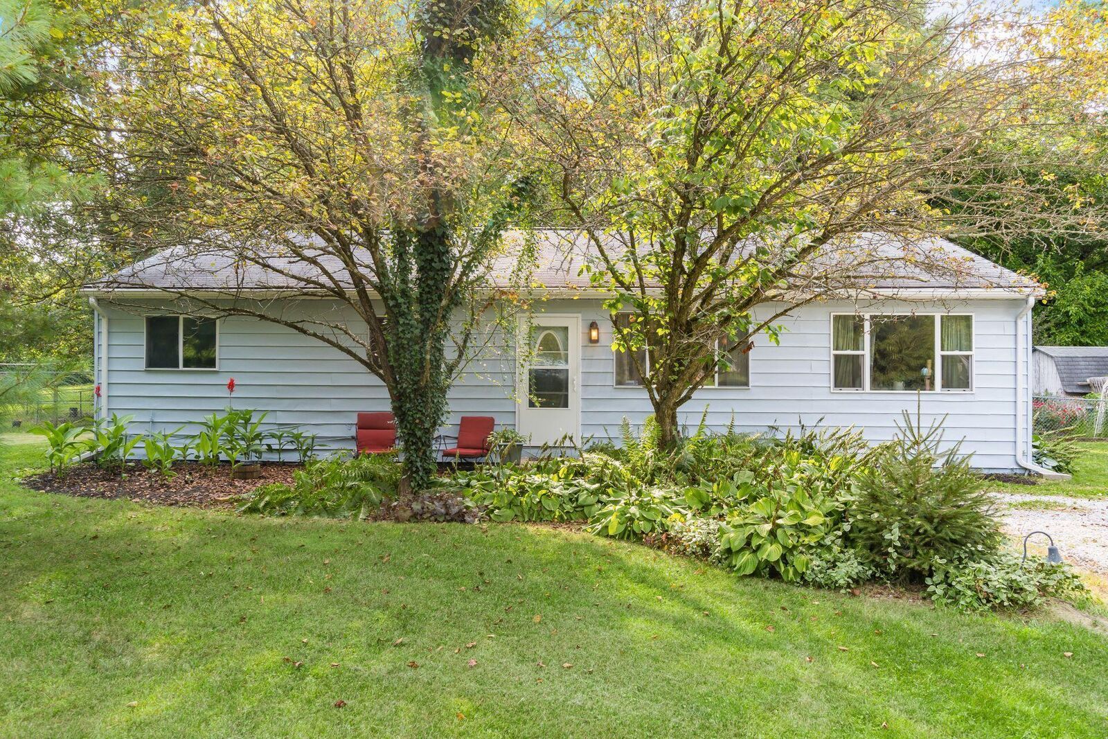 Property Photo:  48 1st SW Avenue  OH 43062 