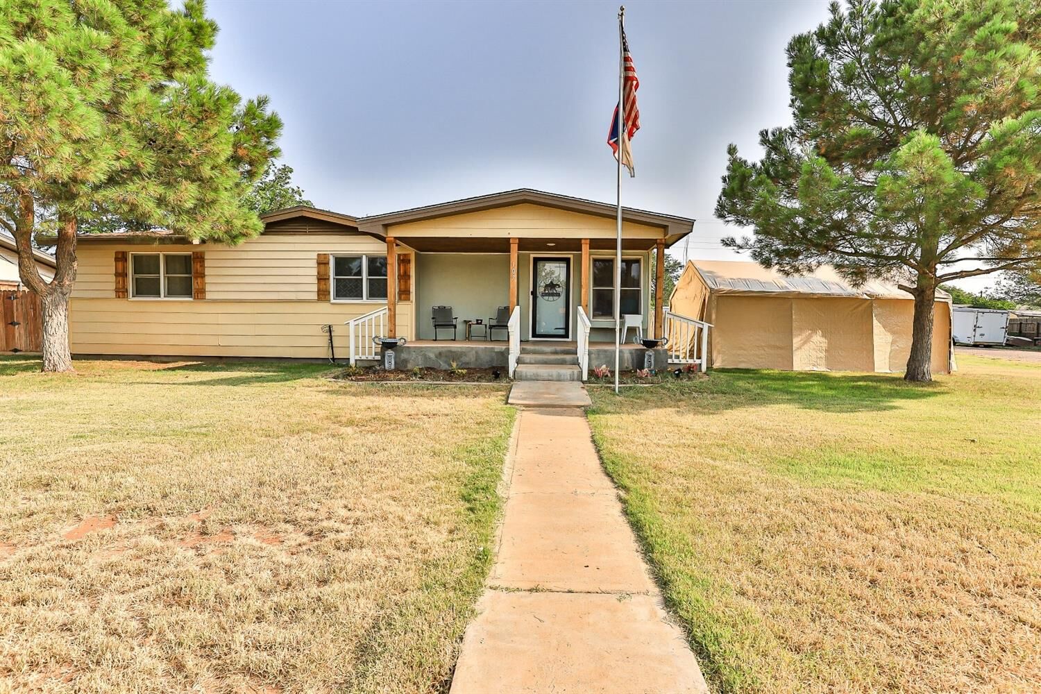 Property Photo:  107 E Cameron Street  TX 79372 