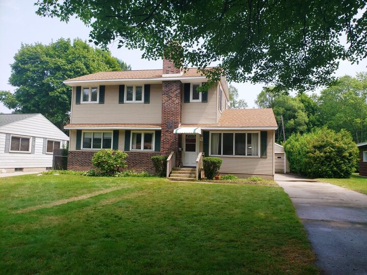 931 S Division Street  Whitehall MI 49461 photo