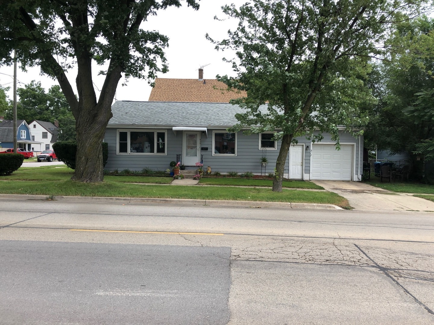 Property Photo:  317 N Highland Avenue N  IL 60506 