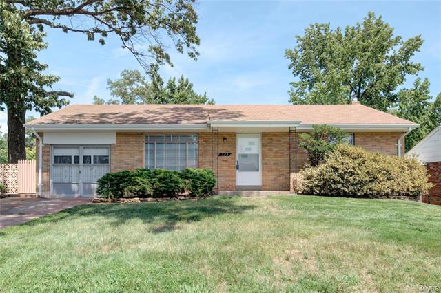 Property Photo:  323 Hasting Lane   63121 