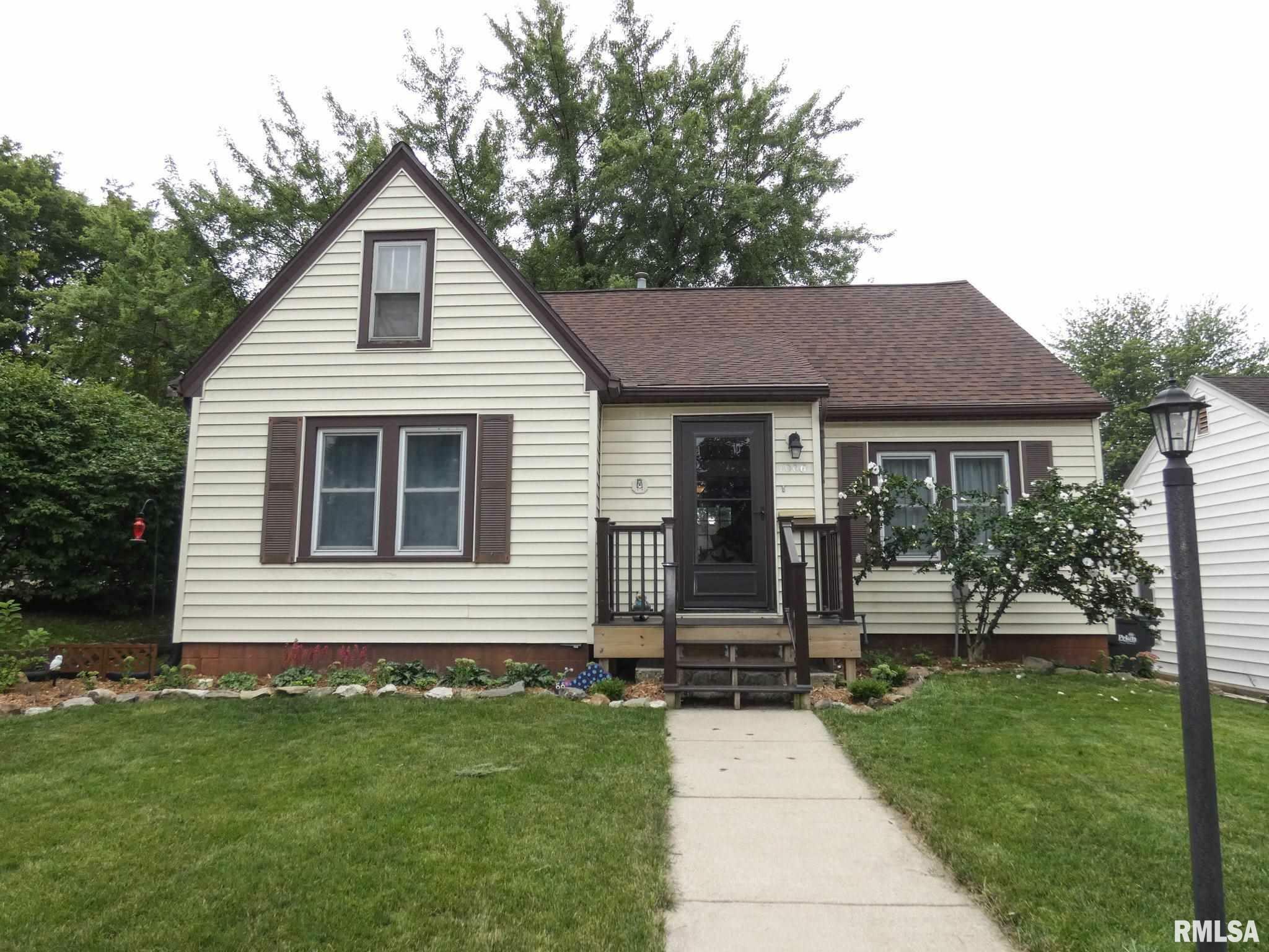 Property Photo:  1006 Chestnut  IL 61554 