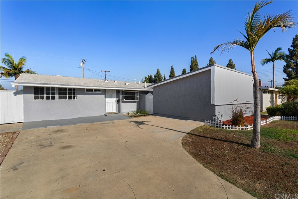 Property Photo:  127 S Waterbury Avenue  CA 91722 