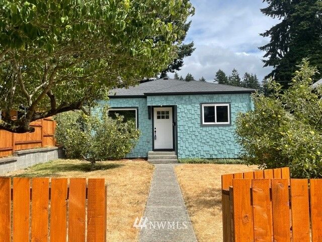 Property Photo: 325 Berkeley Avenue WA 98466