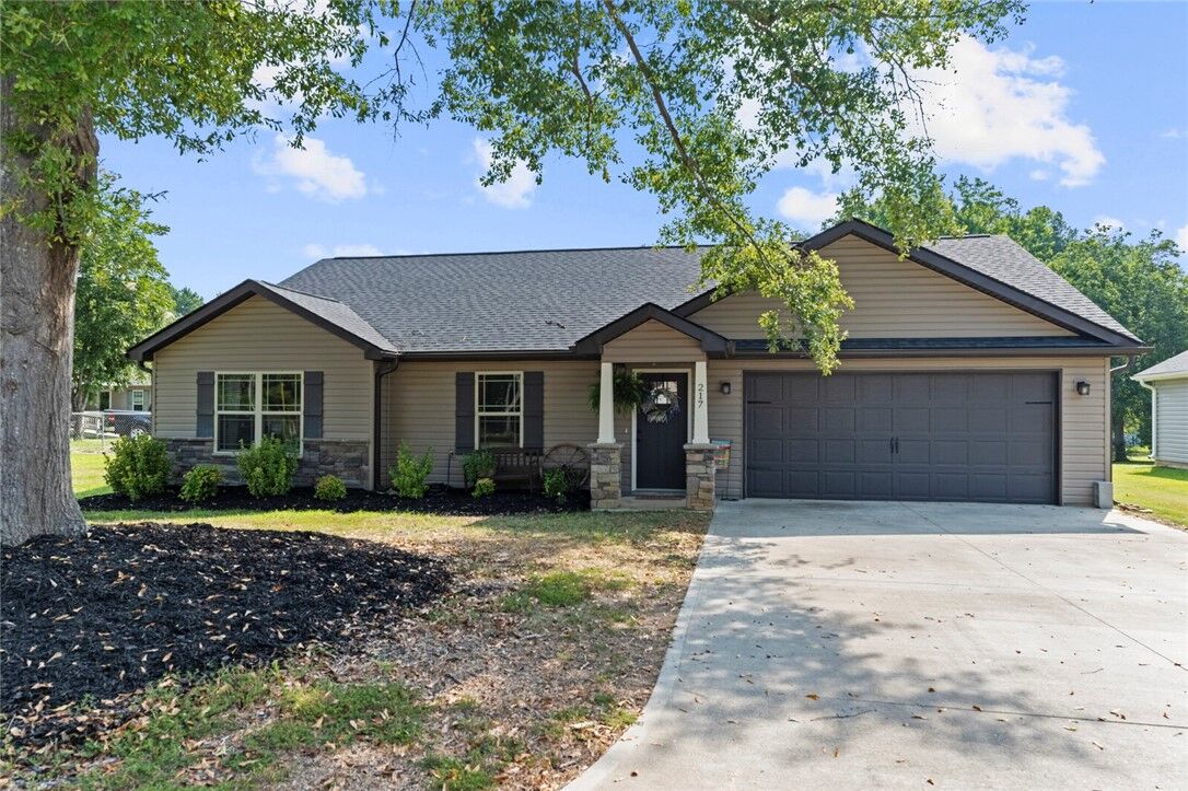 Property Photo:  217 S Nelson Drive  SC 29644 