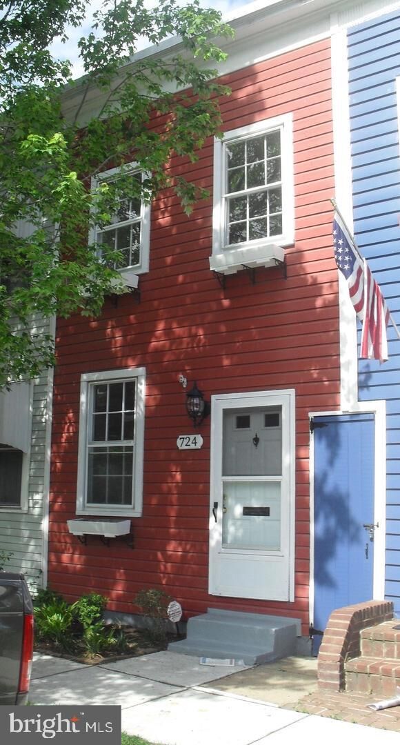 Property Photo:  724 N Columbus Street  VA 22314 