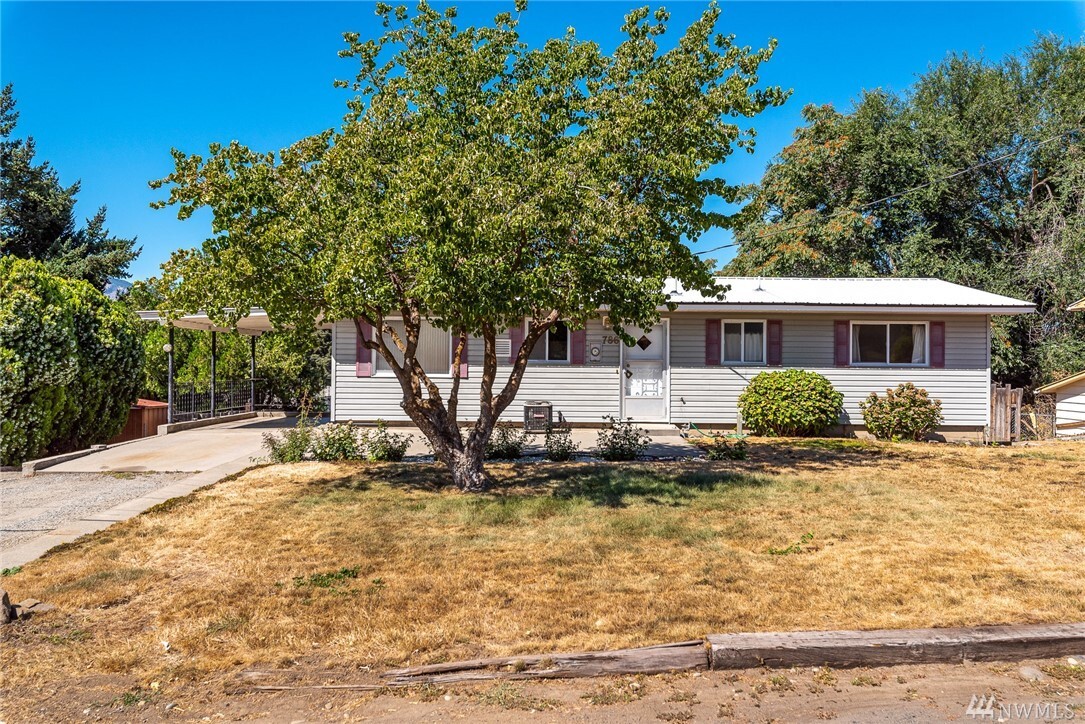 Property Photo: 786 N Jerome Lane WA 98802