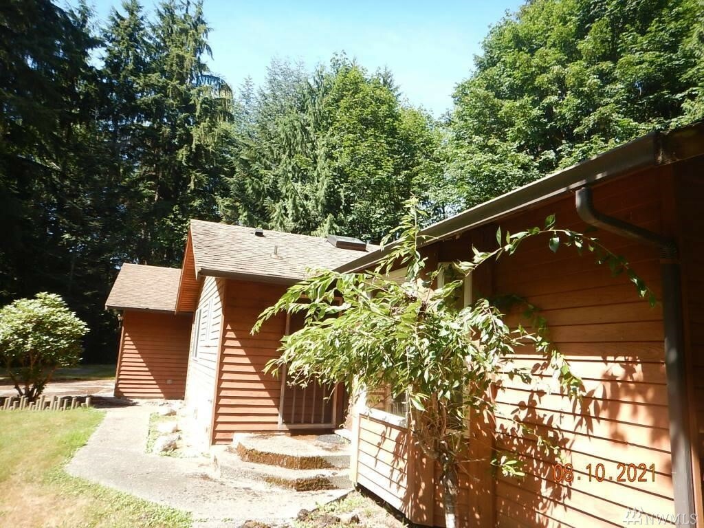 Property Photo:  3220 157th Ave SE  WA 98290 