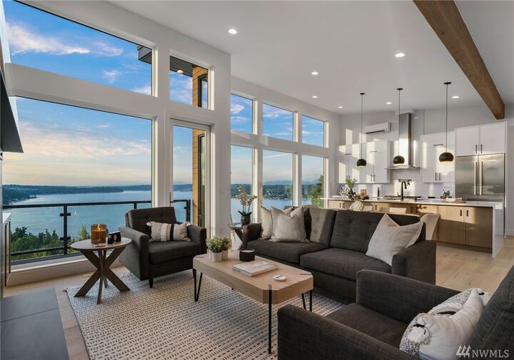 Property Photo: 17263 SE 43rd St WA 98006