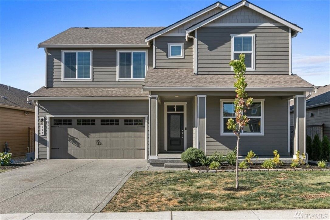 Property Photo:  627 Bondgard Ave E  WA 98022 