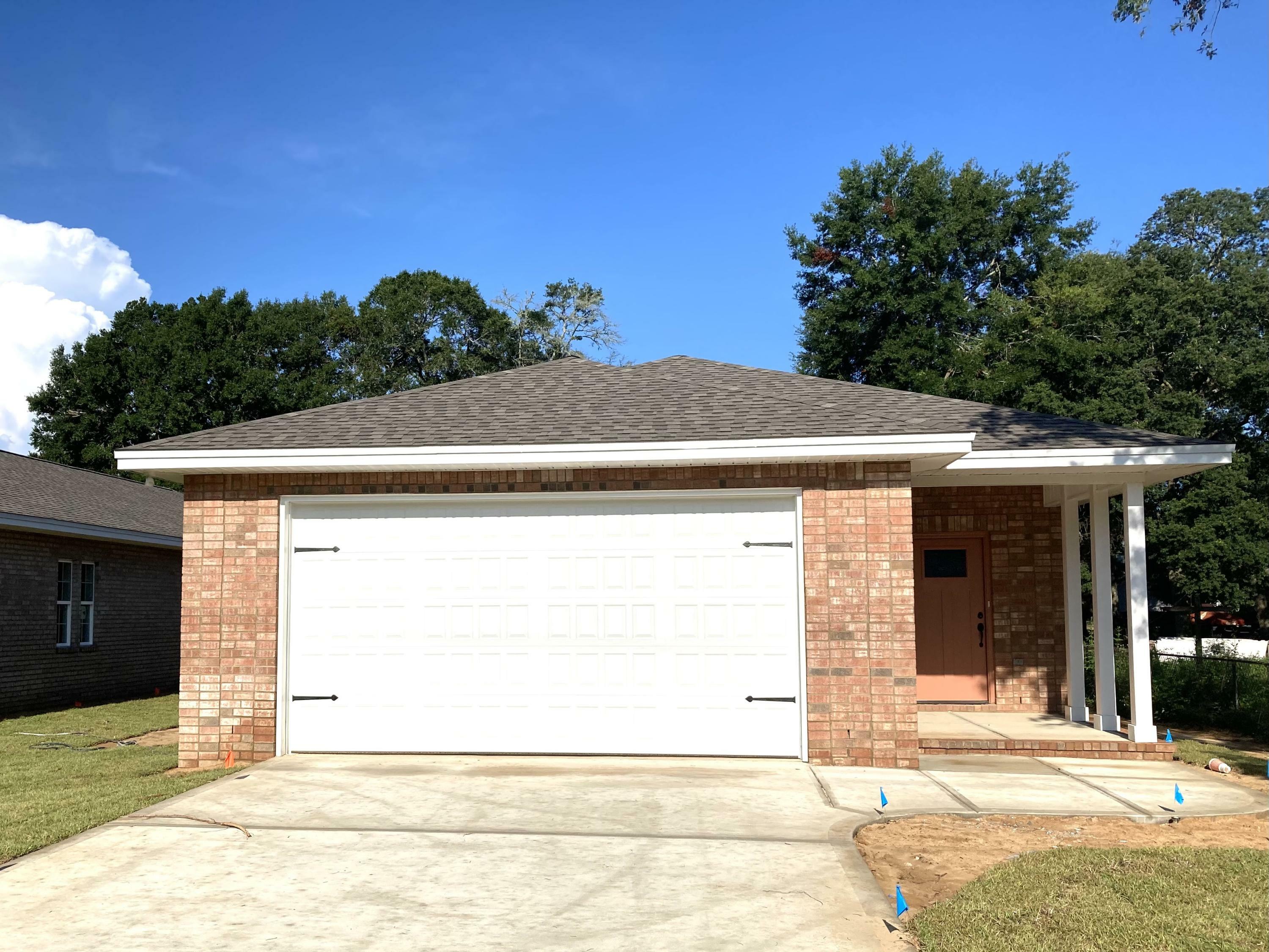 Property Photo:  1580 Hickory Street  FL 32578 