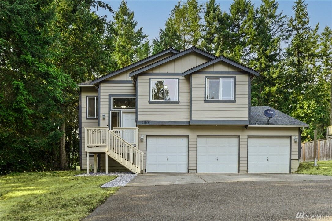 Property Photo:  21305 110th St Ct E  WA 98391 