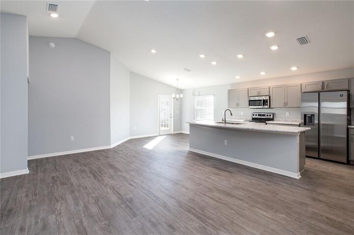 Property Photo:  6908 Mossy Oak Lane  FL 33810 