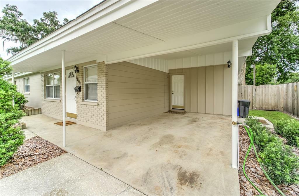 Property Photo: 1309 E Calhoun Street FL 33563