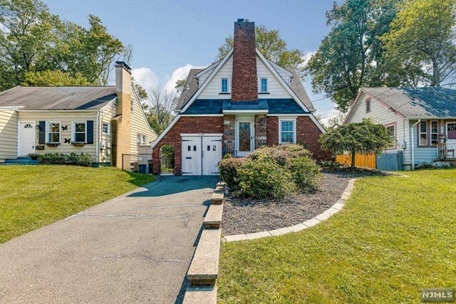 Property Photo:  123 Meadowbrook Road  NJ 07039 