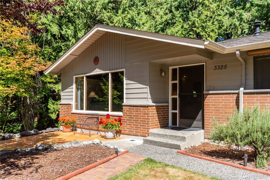 Property Photo:  3325 Mohawk Dr  WA 98273 