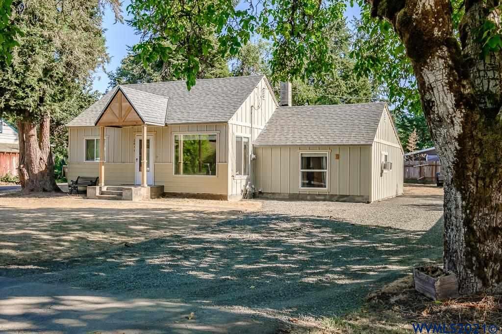 Property Photo: 2611 Long St OR 97386